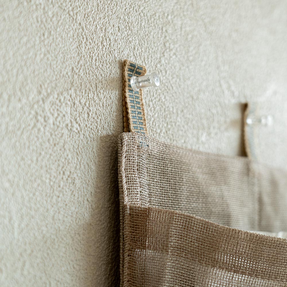 かや生地のウォールポケット