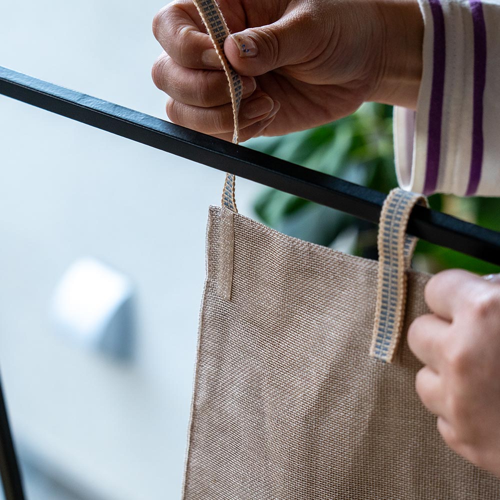 かや生地のウォールポケット