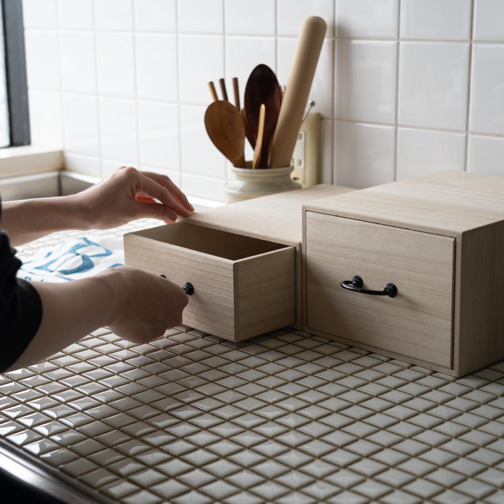 桐の小さな引き出し箱