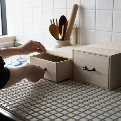 桐の小さな引き出し箱