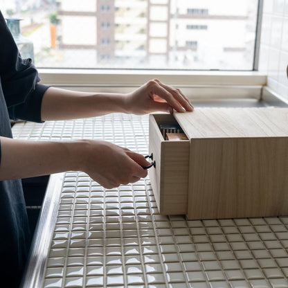 桐の小さな引き出し箱