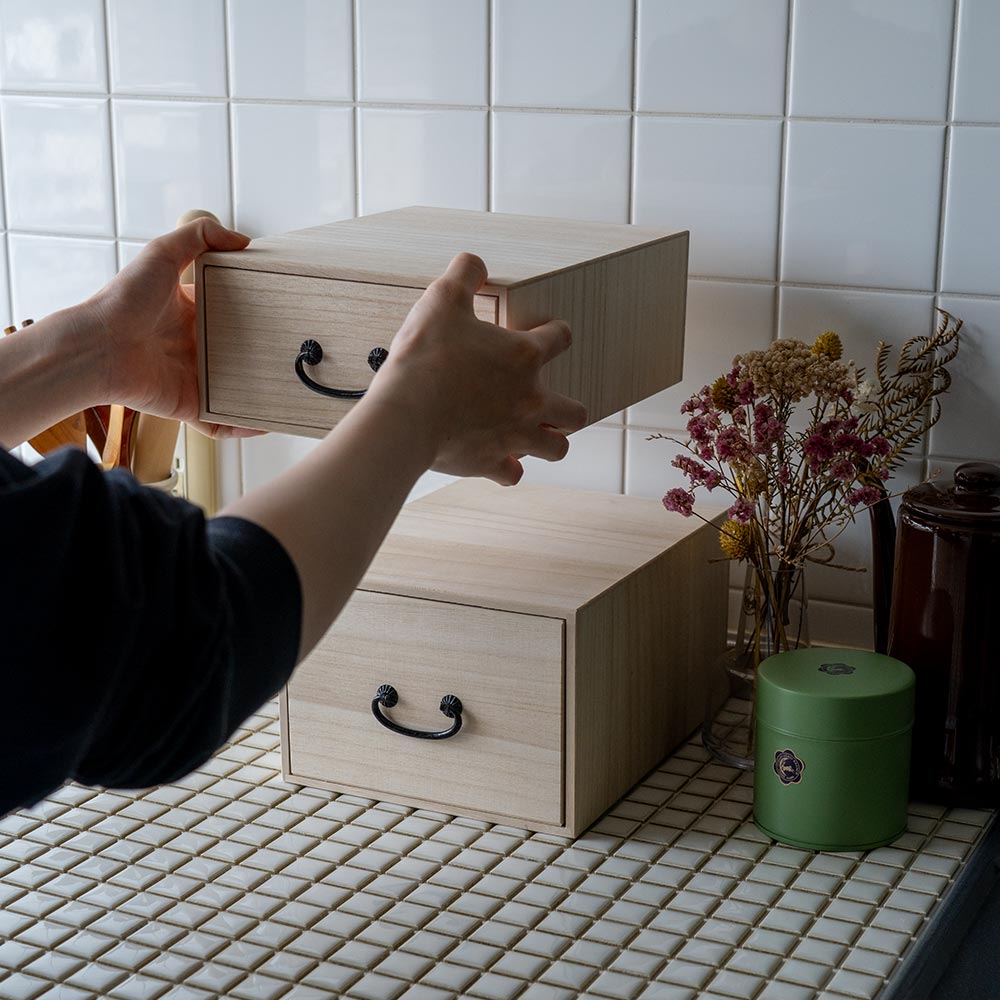 桐の小さな引き出し箱