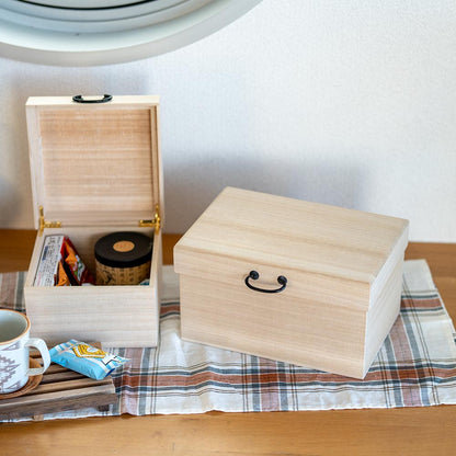 桐のふた付き収納箱