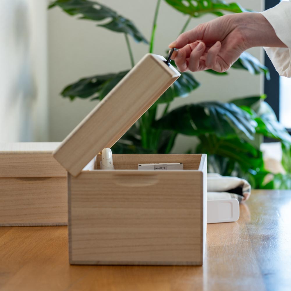 桐のふた付き収納箱