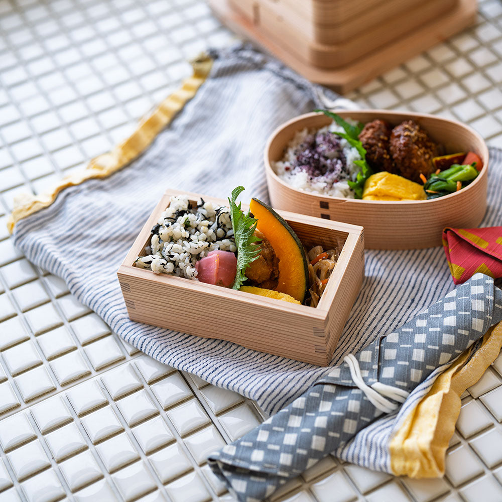 接着剤を一切使用していない鳥取杉のお弁当箱