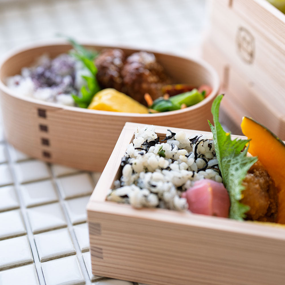 接着剤を一切使用していない鳥取杉のお弁当箱