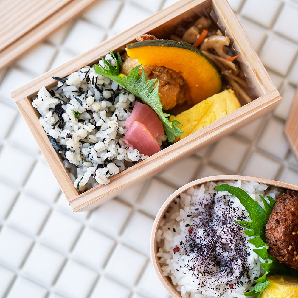 接着剤を一切使用していない鳥取杉のお弁当箱