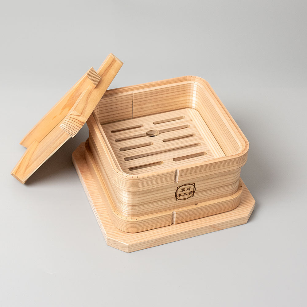 鳥取県の智頭杉を使用した和せいろ